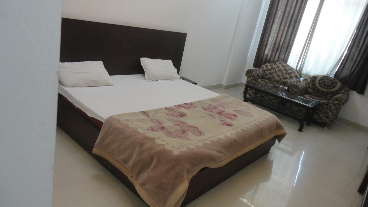 Hotel Satyartha Kathgodam ภายนอก รูปภาพ