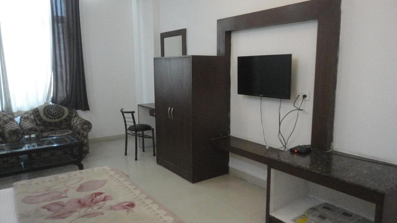 Hotel Satyartha Kathgodam ภายนอก รูปภาพ